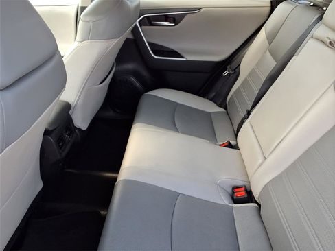 Used 2023 Toyota RAV4 Limited image 11