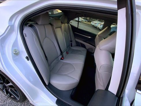 Used 2020 Toyota Camry XSE image 19