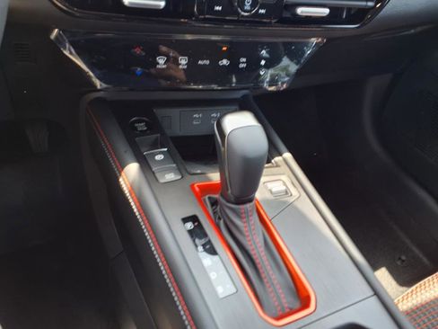 New 2025 Nissan Kicks SR image 11