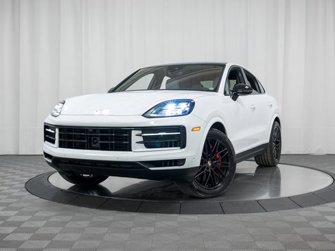 Used 2025 Porsche Cayenne S image 29