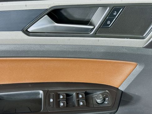 Used 2021 Volkswagen Atlas SE image 23