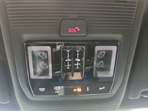 Used 2024 Volkswagen Atlas Cross Sport SEL Premium R-Line image 59