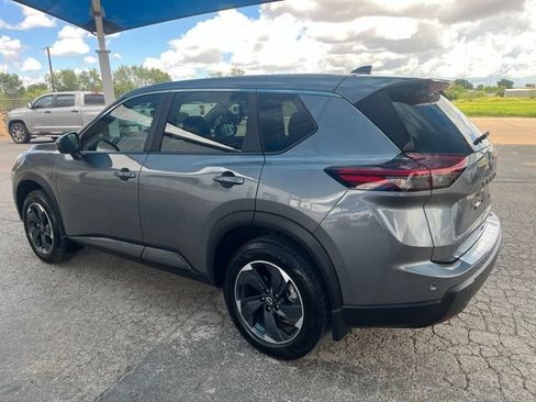 Used 2024 Nissan Rogue SV FWD image 6