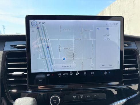 Used 2023 Ford Transit 350 XLT image 12