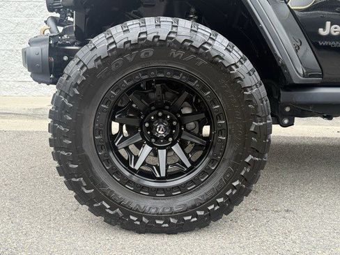 Used 2022 Jeep Wrangler Unlimited Rubicon w/ Xtreme Recon 35" Tire Package image 22