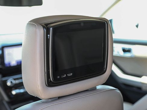 Used 2021 Ford Explorer Limited w/ Equipment Group 301A RWD image 19