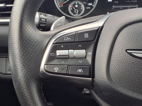 Used 2025 Genesis G70 2.5T image 15