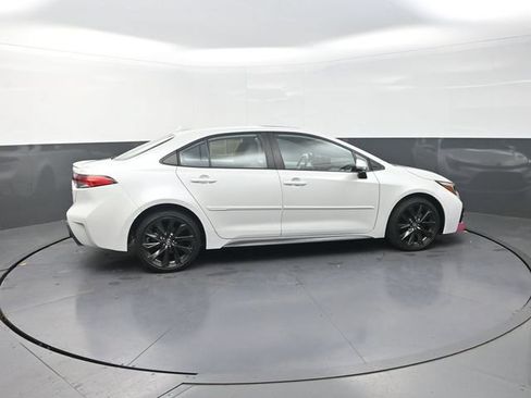 Used 2023 Toyota Corolla SE w/ SE Premium Package FWD image 11
