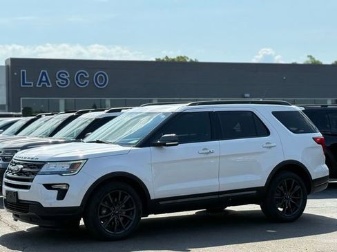 Used 2018 Ford Explorer XLT w/ XLT Appearance Package AWD/4WD image 1