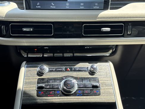 Used 2020 Lincoln Aviator Black Label w/ Dynamic Handling Package AWD/4WD image 10
