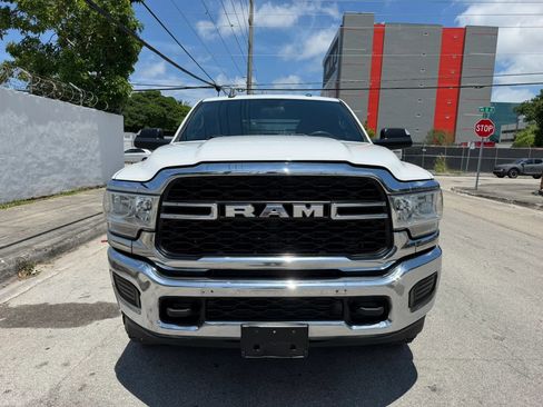 Used 2022 RAM 2500 Tradesman w/ Chrome Appearance Group AWD/4WD image 7