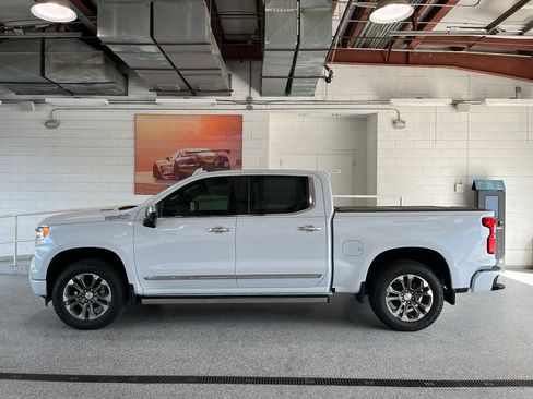 New 2026 Chevrolet Silverado 1500 High Country w/ Technology Package AWD/4WD image 5