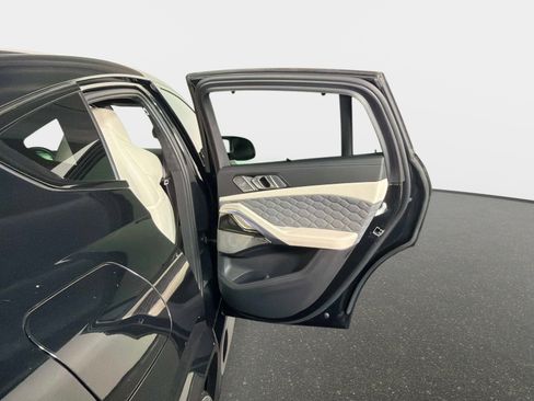 Used 2024 BMW X6 M Competition image 25