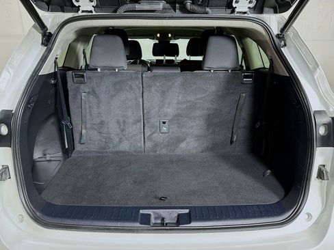 Used 2023 Toyota Highlander LE image 25