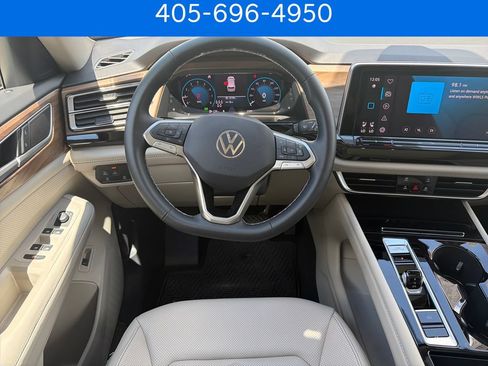 Used 2026 Volkswagen Atlas SE AWD/4WD image 16