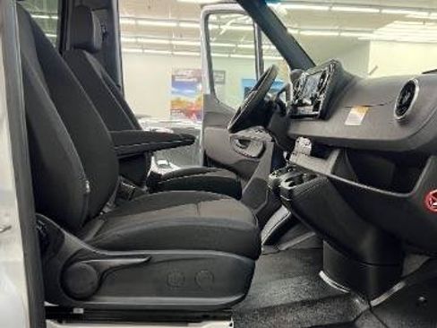 Used 2026 Mercedes-Benz Sprinter 2500 image 30