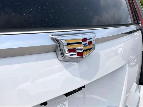 Used 2018 Cadillac Escalade Premium Luxury AWD/4WD image 9