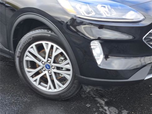 Used 2022 Ford Escape SEL image 3