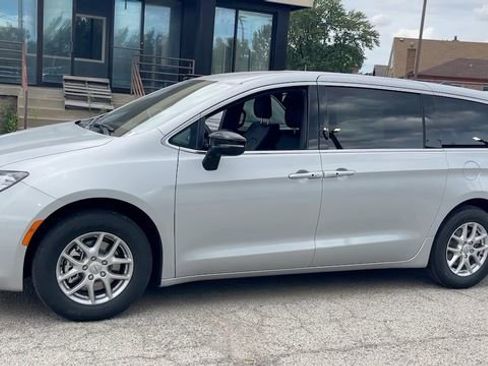 New 2026 Chrysler Voyager LX image 24