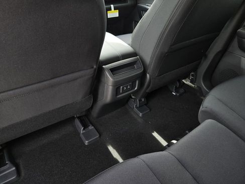 New 2026 Nissan Pathfinder SV image 15