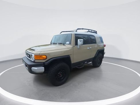 Used 2014 Toyota FJ Cruiser 4WD w/ Upgrade Package image 4