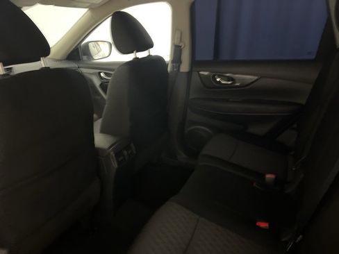 Used 2019 Nissan Rogue SV image 28
