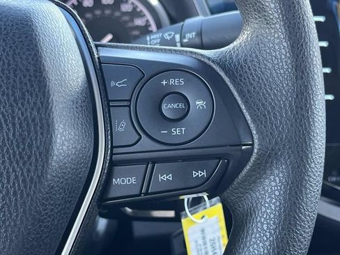 Used 2018 Toyota Camry LE FWD image 27