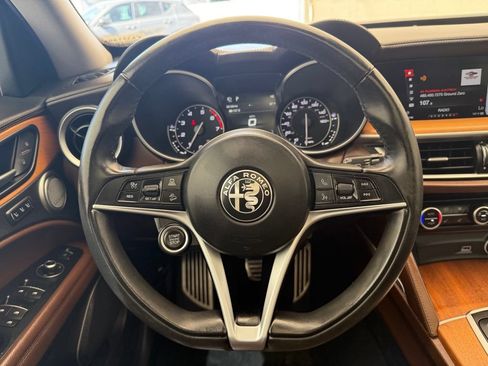 Used 2019 Alfa Romeo Stelvio Ti Lusso w/ Quick Order Package 22X Lusso AWD/4WD image 23