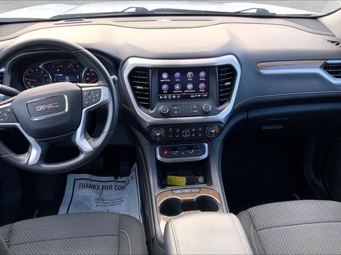 Used 2023 GMC Acadia SLE image 14