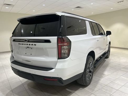 Certified 2024 Chevrolet Suburban Z71 w/ Luxury Package AWD/4WD image 5