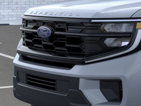 New 2026 Ford Expedition Active image 17