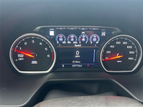 Used 2021 Chevrolet Tahoe Premier w/ Premium Package image 17