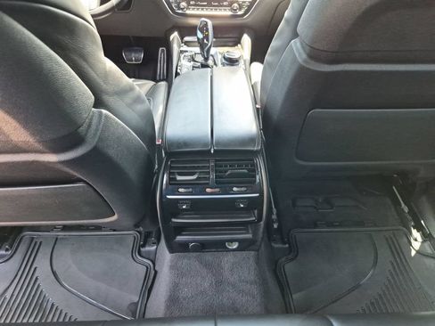 Used 2018 BMW M550i xDrive AWD/4WD image 35