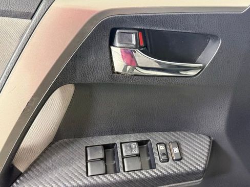 Used 2014 Toyota RAV4 XLE image 14