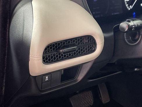 Used 2024 Honda HR-V LX image 12