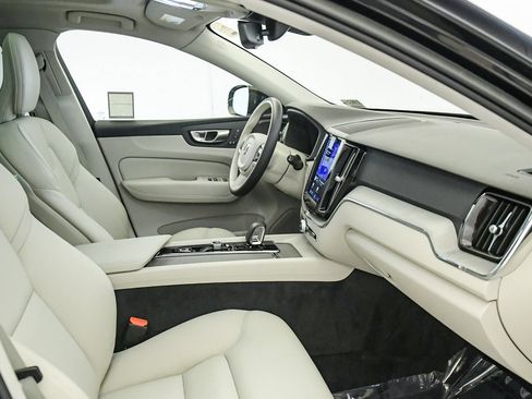 Certified 2023 Volvo XC60 T8 Plus w/ Protection Package Premier AWD/4WD image 18
