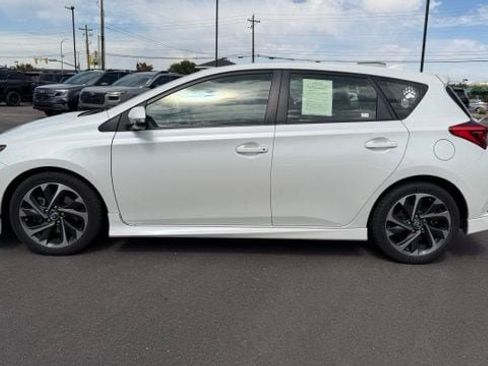 Used 2018 Toyota Corolla iM w/ Carpet Mat Package (TMS) FWD image 5