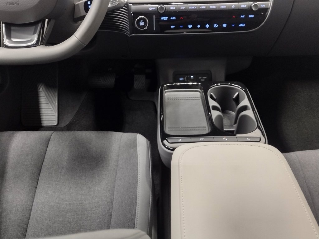 New 2027 Hyundai Ioniq 5 SE AWD/4WD image 35