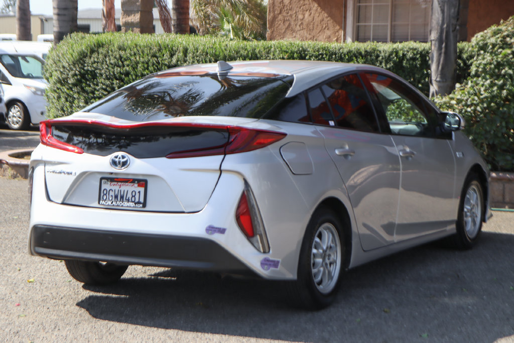 Used 2018 Toyota Prius Prime Premium w/ Carpet Mat Package FWD image 9