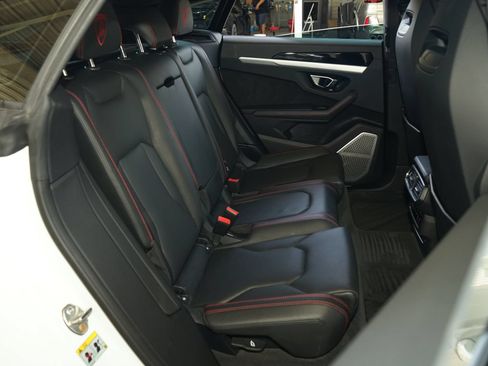 Used 2019 Lamborghini Urus AWD/4WD image 21