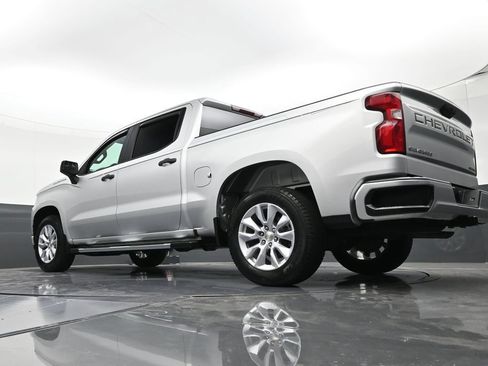 Used 2020 Chevrolet Silverado 1500 Custom w/ Custom Value Package image 22