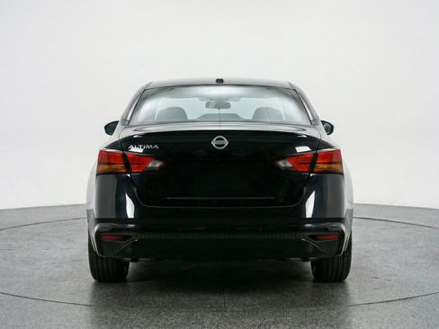 Used 2025 Nissan Altima 2.5 SV FWD image 7