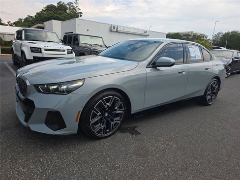 Used 2026 BMW i5 eDrive40 w/ M Sport Package RWD image 6