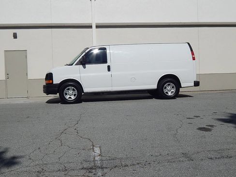 Used 2005 Chevrolet Express 1500 image 12