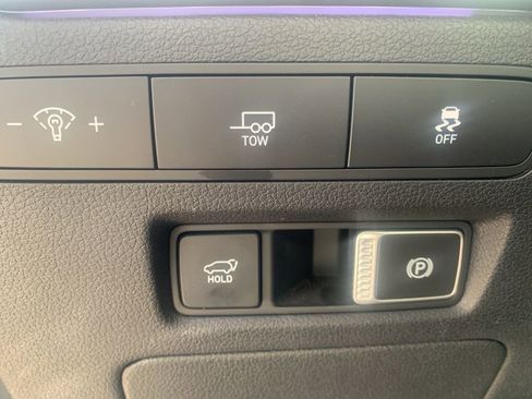 Used 2023 Hyundai Palisade Calligraphy image 19