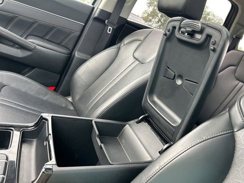 Used 2023 Kia Sorento SX image 32