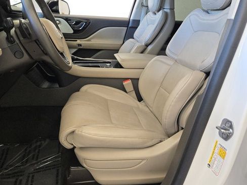 Used 2023 Lincoln Aviator Reserve w/ Equipment Group 201A AWD/4WD image 23