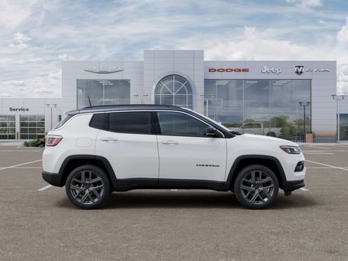 Used 2026 Jeep Compass Limited AWD/4WD image 21