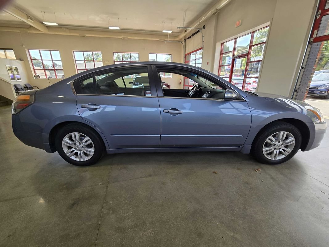 Used 2010 Nissan Altima 2.5 S w/ Convenience Plus Pkg FWD image 8