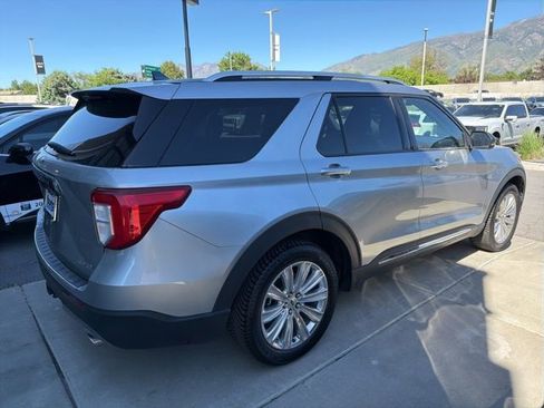 Used 2021 Ford Explorer Limited w/ Equipment Group 301A AWD/4WD image 4